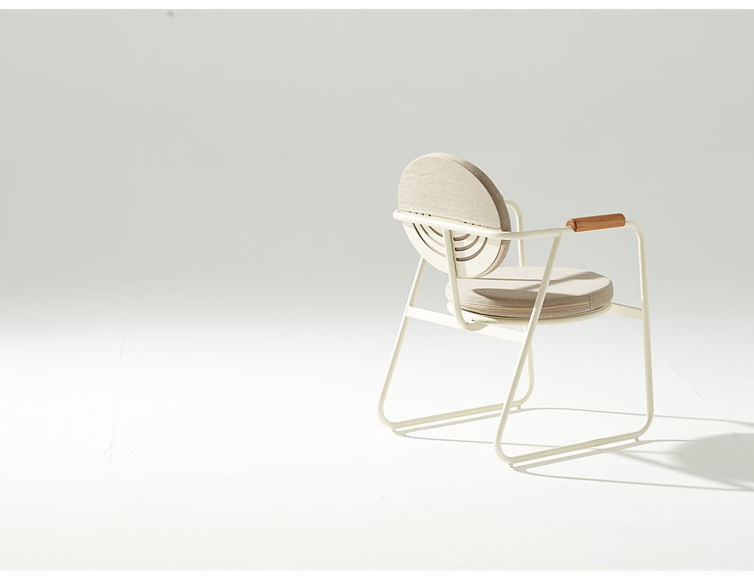 GALA ALUMINIUM ARMCHAIR