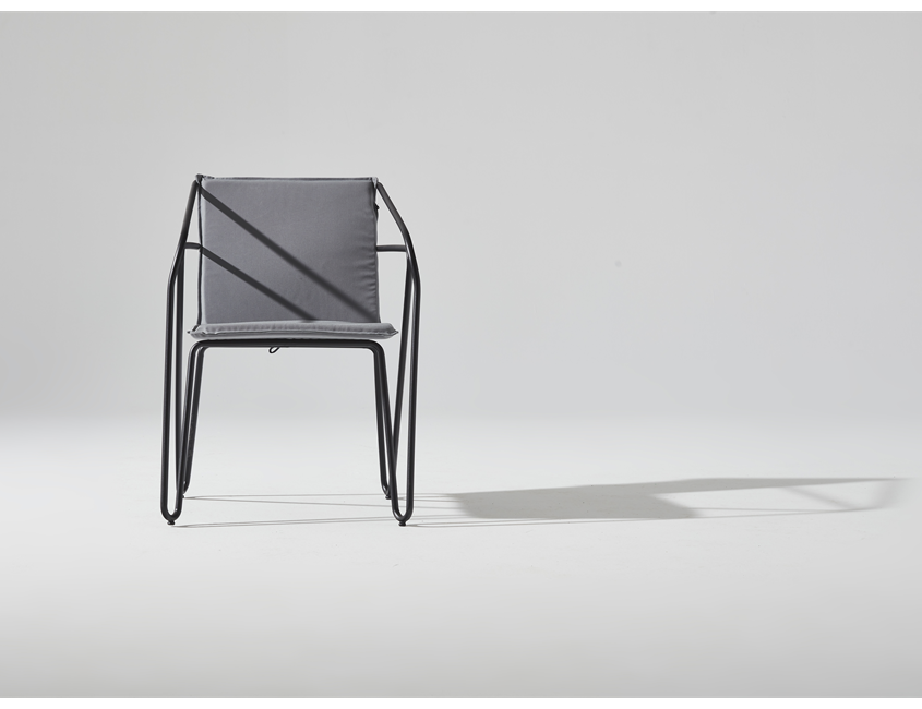 LINE ARMCHAIR