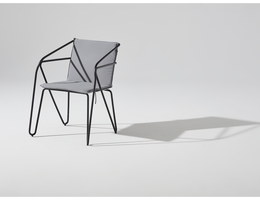 LINE ARMCHAIR