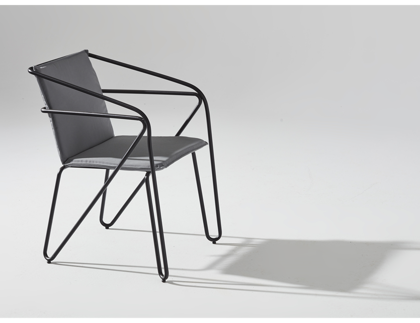 LINE ARMCHAIR